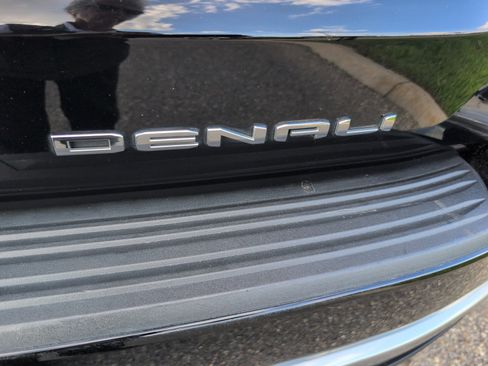 Used 2024 GMC Yukon Denali w/ Advanced Technology Package AWD/4WD image 4