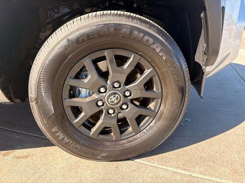 Used 2025 Toyota 4Runner SR5 image 31