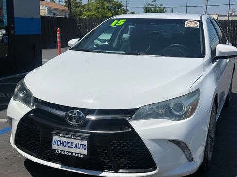 Used 2015 Toyota Camry SE FWD image 18