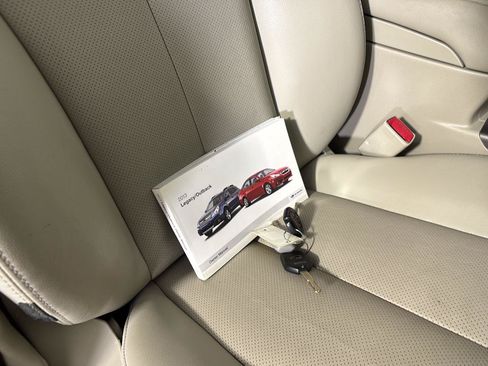 Used 2013 Subaru Legacy 2.5i Limited AWD/4WD image 17