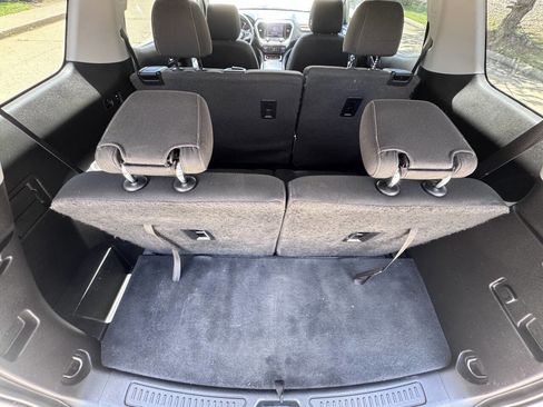 Used 2020 GMC Acadia SLE image 21