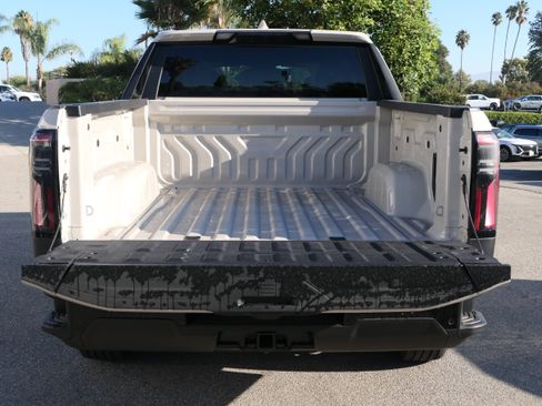 New 2026 GMC Sierra EV Elevation image 4