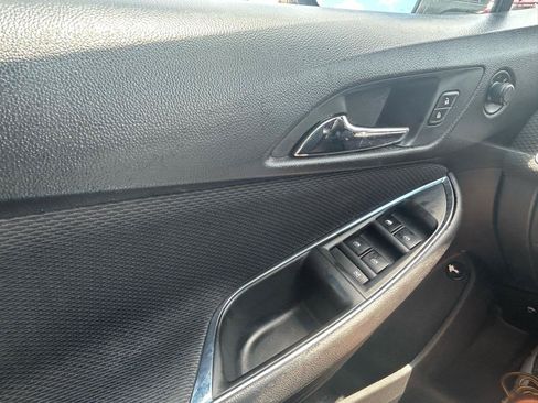 Used 2017 Chevrolet Cruze LT w/ Convenience Package FWD image 27