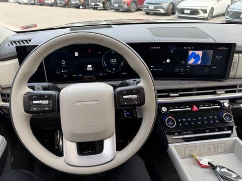 Used 2025 Hyundai Santa Fe Calligraphy FWD image 11