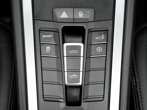 Used 2017 Porsche 718 Boxster image 19