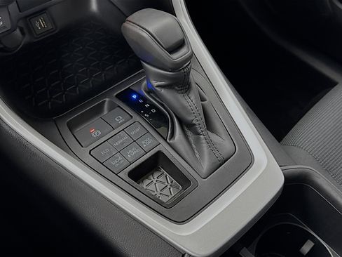 Used 2024 Toyota RAV4 LE image 16