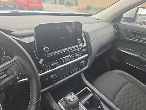 Used 2025 Nissan Pathfinder SV AWD/4WD image 4