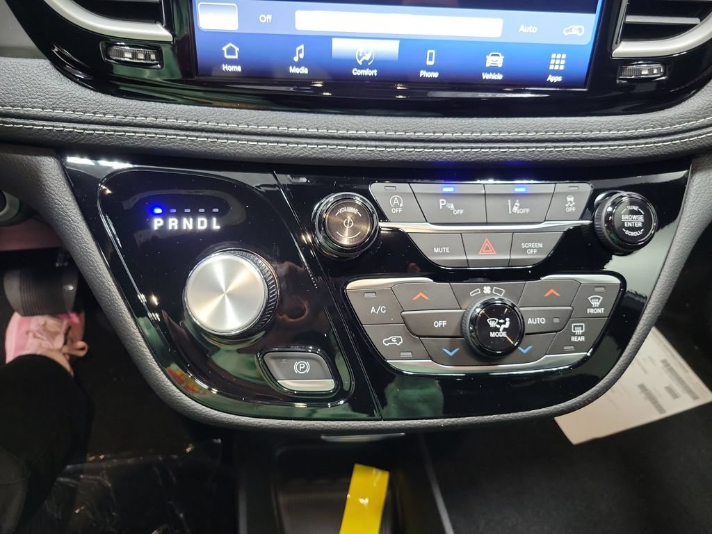 New 2026 Chrysler Pacifica Select w/ S Appearance Package AWD/4WD image 18