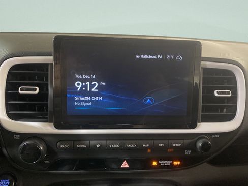 Used 2023 Hyundai Venue Limited w/ Cargo Package image 23