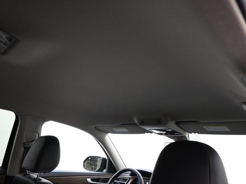 Used 2025 Volkswagen Atlas SE image 17