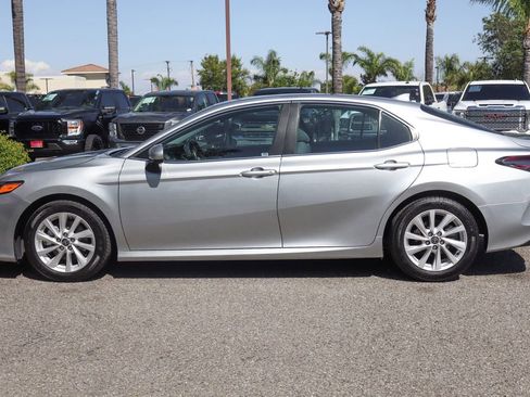 Used 2021 Toyota Camry LE image 5