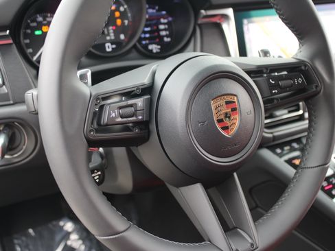 Used 2026 Porsche Macan GTS AWD/4WD image 19