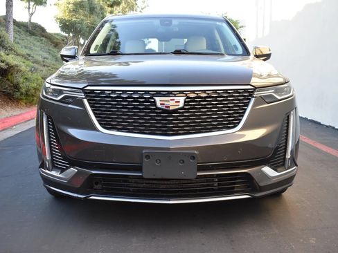Used 2020 Cadillac XT6 Premium Luxury FWD image 2