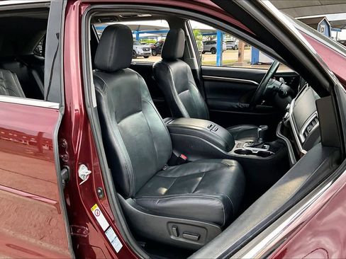 Used 2015 Toyota Highlander Limited Platinum AWD/4WD image 9