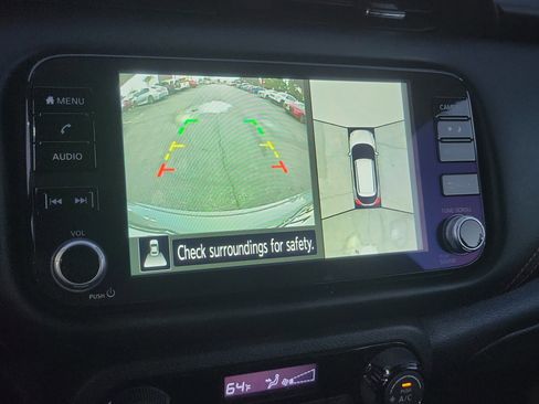 Used 2023 Nissan Kicks SR image 11