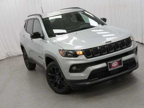 New 2026 Jeep Compass Latitude AWD/4WD image 8
