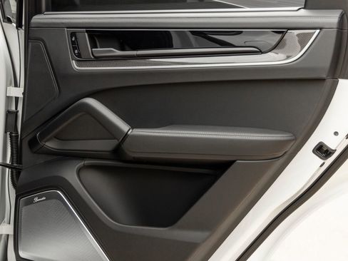 New 2025 Porsche Cayenne Turbo AWD/4WD image 39
