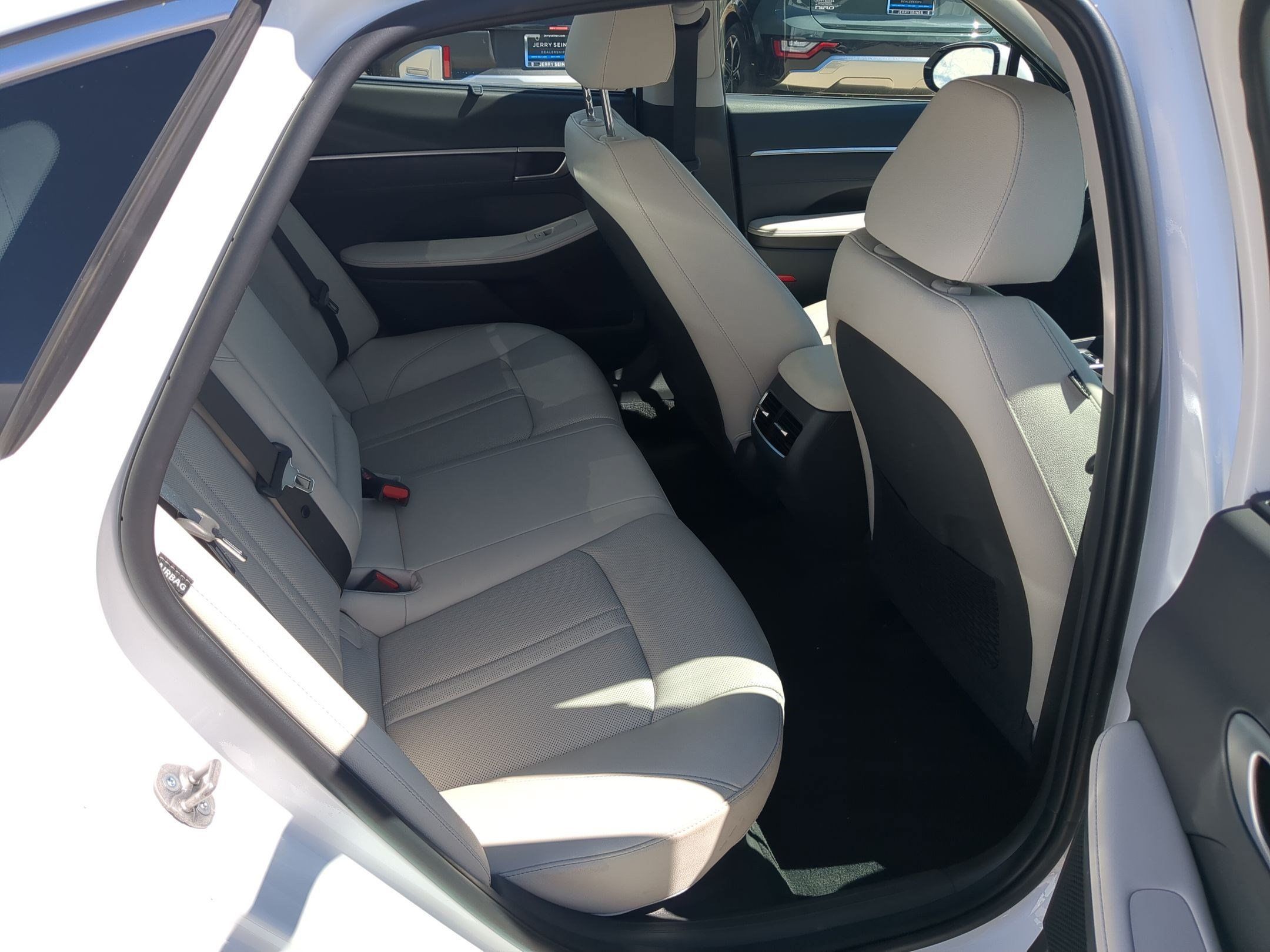 Used 2025 Hyundai Sonata Limited FWD image 28