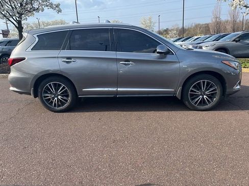 Used 2018 INFINITI QX60 Luxe w/ Deluxe Technology Package image 2