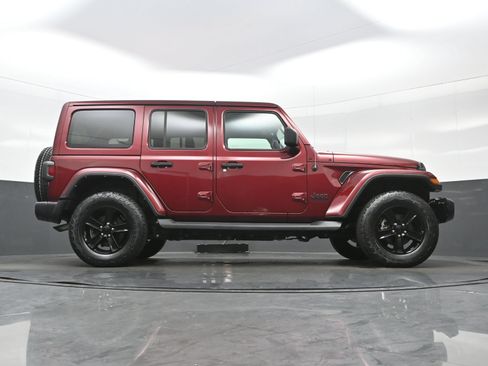 Used 2021 Jeep Wrangler Unlimited Sahara AWD/4WD image 32