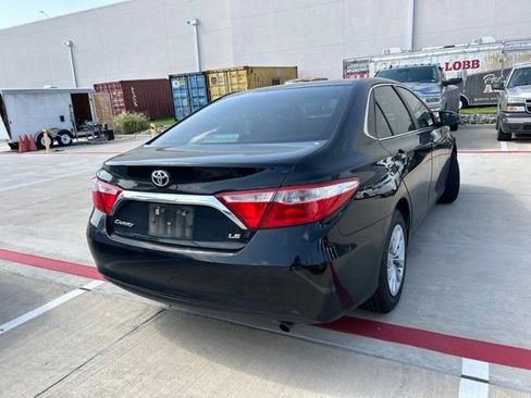Used 2017 Toyota Camry LE FWD image 3