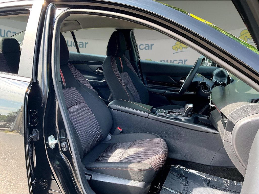 Used 2026 Nissan Sentra SR w/ Floor Mat Package FWD image 11