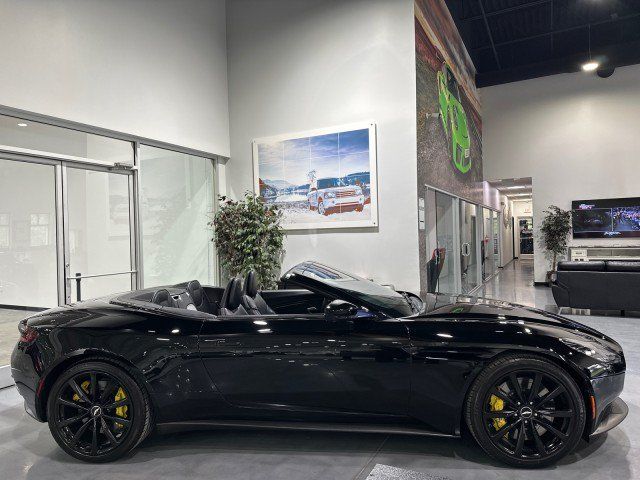 Used 2019 Aston Martin DB11 Volante RWD image 5