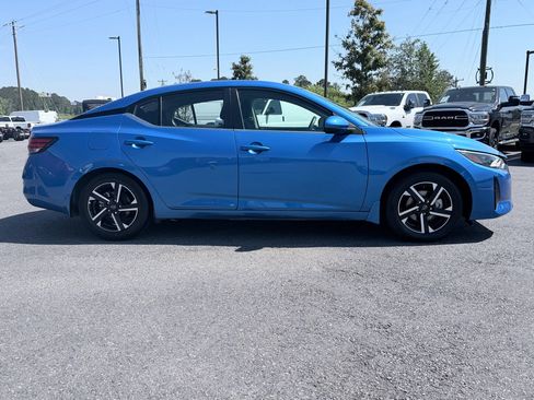 Used 2025 Nissan Sentra SV FWD image 4