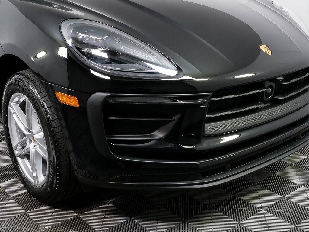 Certified 2026 Porsche Macan AWD/4WD image 38