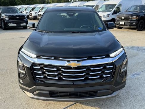 Used 2026 Chevrolet Equinox LT FWD image 2