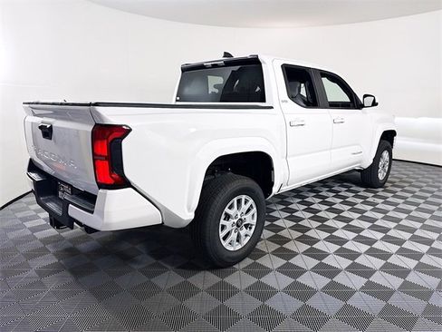 Used 2024 Toyota Tacoma 2WD Double Cab image 23