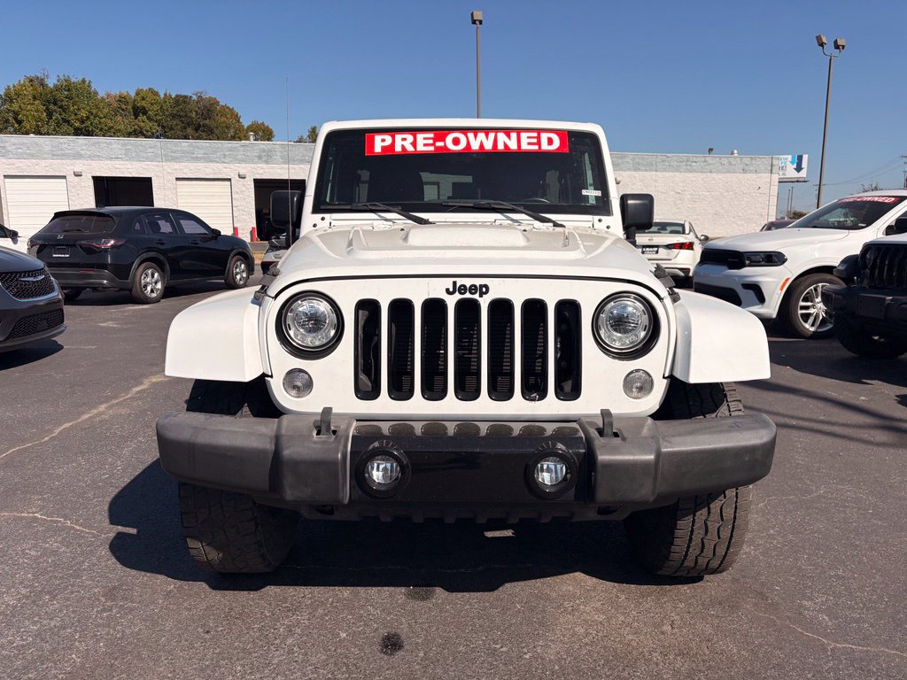 Used 2018 Jeep Wrangler Unlimited Sahara AWD/4WD image 2