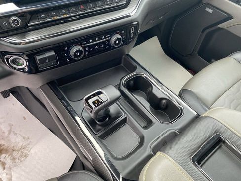 Used 2022 Chevrolet Silverado 1500 ZR2 w/ Technology Package image 19