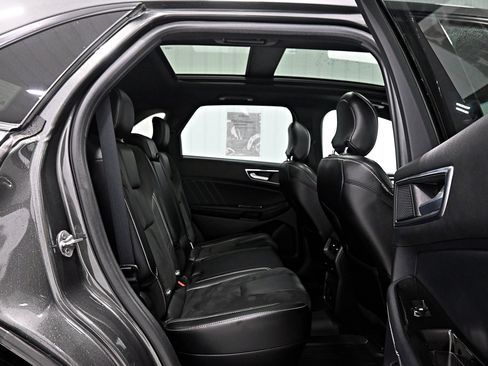 Used 2019 Ford Edge ST w/ Convenience Package AWD/4WD image 32