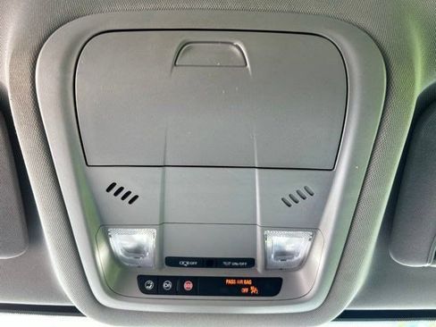 Used 2023 GMC Acadia SLE w/ Driver Convenience Package FWD image 38