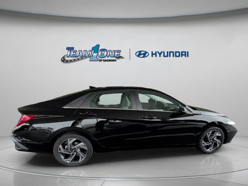 New 2026 Hyundai Elantra Limited image 9