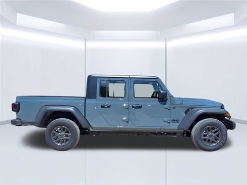 New 2026 Jeep Gladiator Sport AWD/4WD image 2