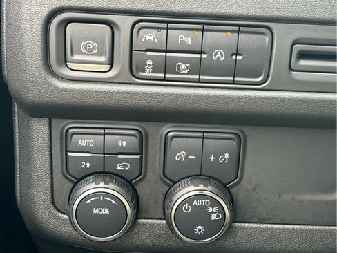 Certified 2023 Chevrolet Tahoe LT w/ Luxury Package AWD/4WD image 20