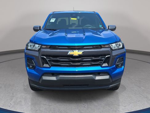 Used 2024 Chevrolet Colorado LT w/ LT Convenience Package II RWD image 2