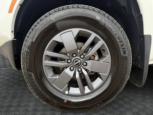 Certified 2025 Nissan Frontier SV w/ SV Convenience Package image 20