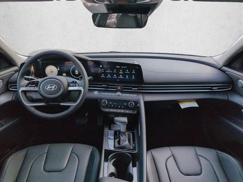 New 2026 Hyundai Elantra Limited FWD image 18