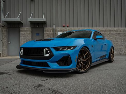 Used 2025 Ford Mustang GT Premium w/ GT Performance Package RWD image 4