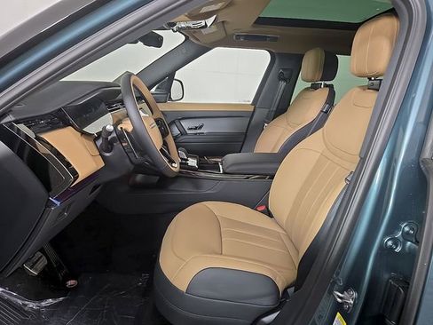 New 2026 Land Rover Range Rover Sport Dynamic SE AWD/4WD image 13