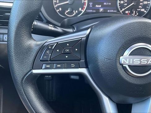 Used 2025 Nissan Altima 2.5 SV image 13