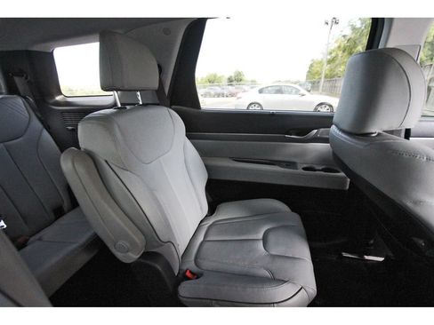 Used 2024 Hyundai Palisade SEL w/ Premium Package FWD image 13