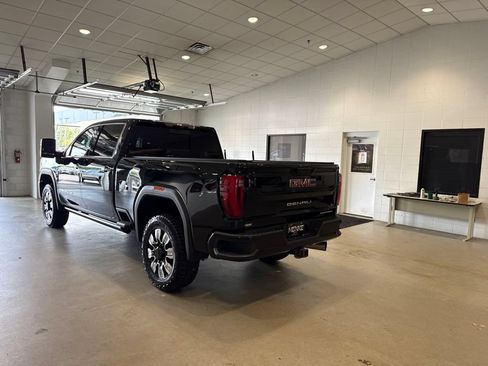 Used 2024 GMC Sierra 2500 Denali w/ Denali Reserve Package AWD/4WD image 5