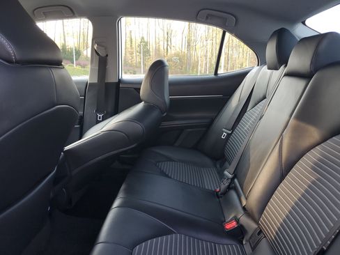 Used 2023 Toyota Camry SE image 10