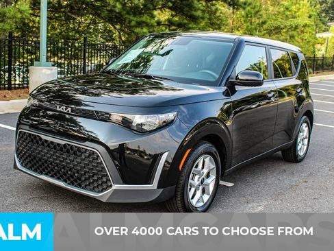 Used 2025 Kia Soul LX w/ LX Technology Package FWD image 2