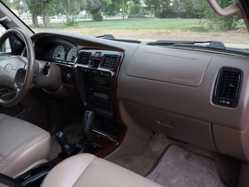 Used 2002 Toyota 4Runner Limited AWD/4WD image 17