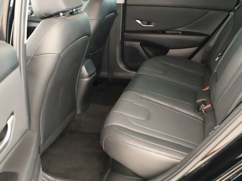 Used 2023 Hyundai Elantra Limited w/ Preferred Accessory Package image 27